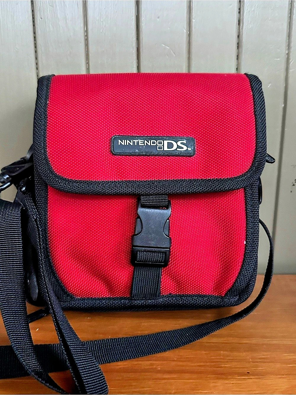 Nintendo DS carrying case Red & Black & 2 games Guitar Hero Petz